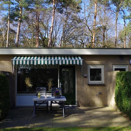 Geschakelde Bungalow Op De Veluwe "De Eekhoorn" Otterlo Bagian luar foto