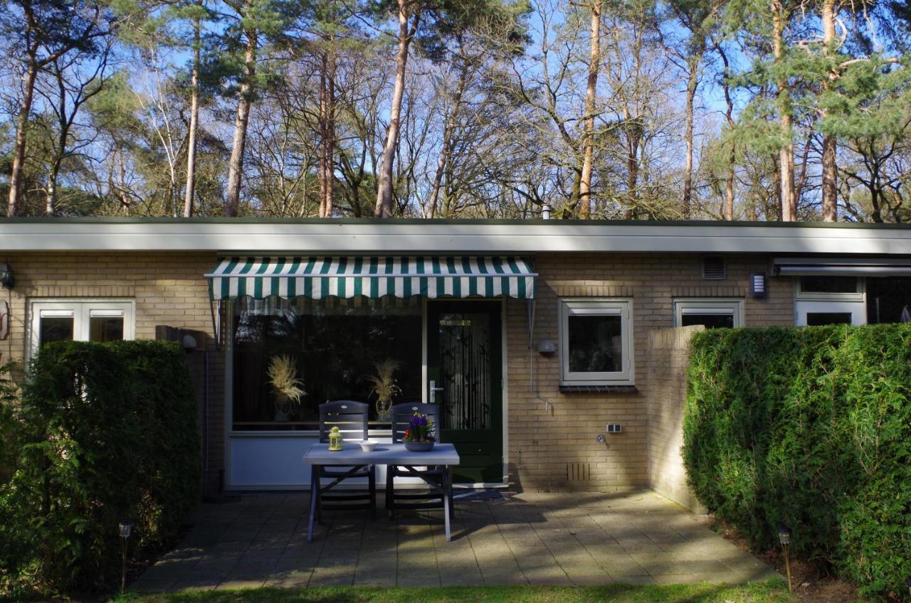 Geschakelde Bungalow Op De Veluwe "De Eekhoorn" Otterlo Bagian luar foto