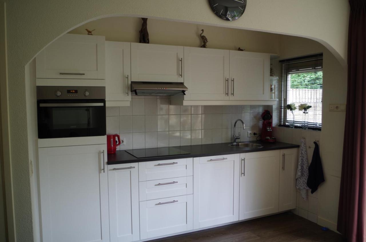 Geschakelde Bungalow Op De Veluwe "De Eekhoorn" Otterlo Bagian luar foto