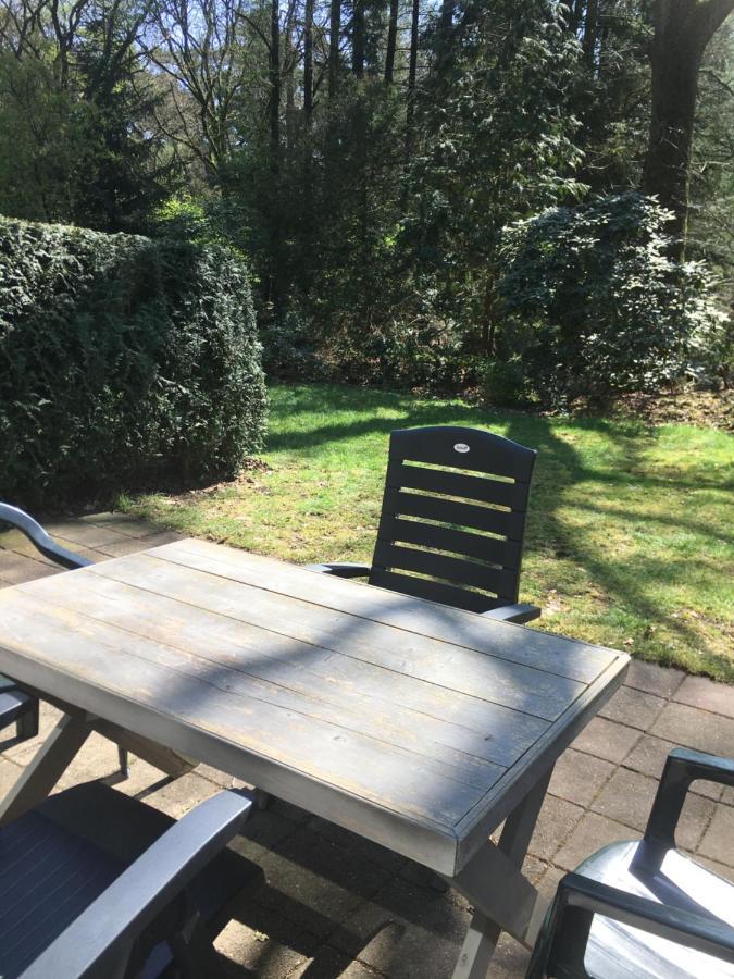 Geschakelde Bungalow Op De Veluwe "De Eekhoorn" Otterlo Bagian luar foto